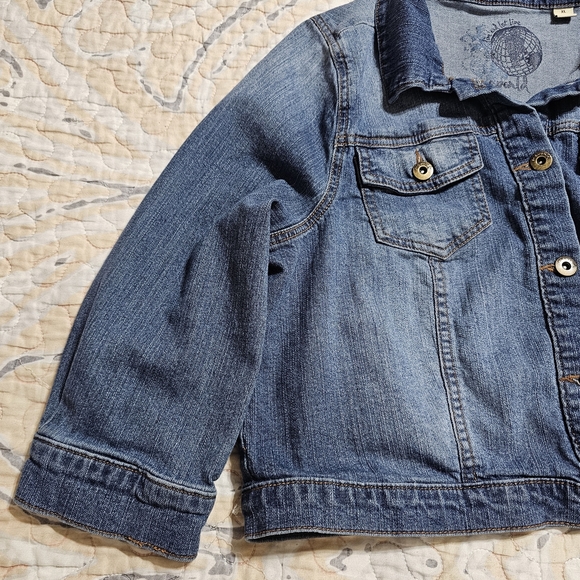 Trucker Style Cropped ONE WORLD Women's Blue Jean Jacket - Picture 4 of 9